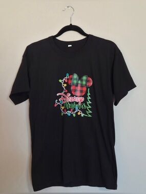 Women’s Size Medium Disney Christmas T-Shirt - Black